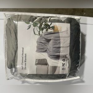 Heated blanket and heated pad